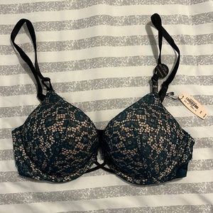 Brand new Victoria’s Secret Bombshell Bra